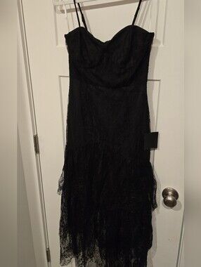 Lulu's Black Lace Strapless Sweetheart Dress